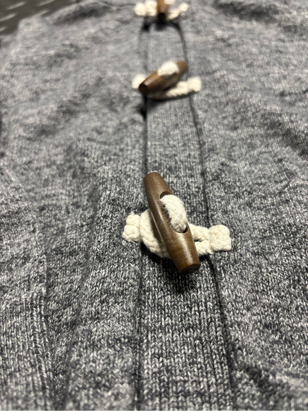 Baby Gap Hooded Toggle Sweater Jacket 5T Gray Knit Cozy Fall Winter - Picture 3 of 8